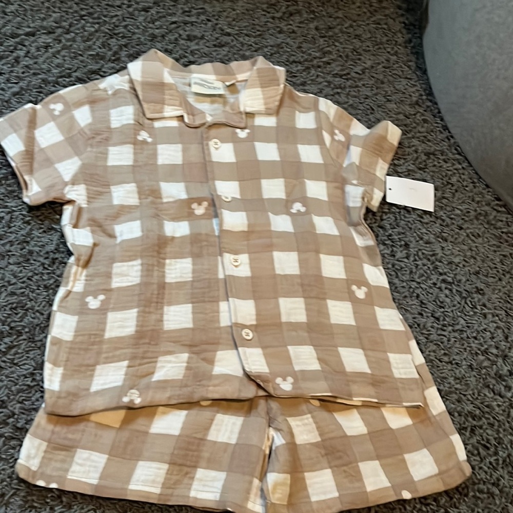 Brand new Mickey neutral shorts set
